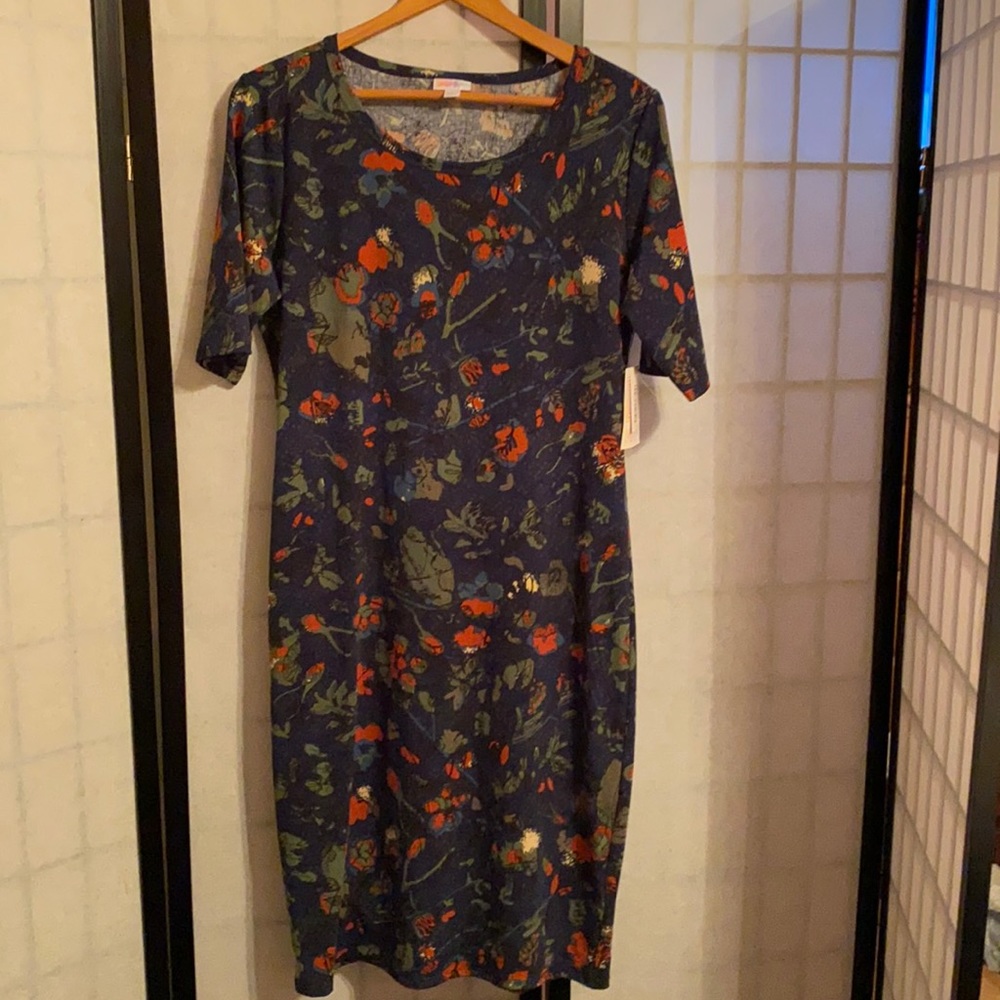 💥NWT Lularoe Julia Beautiful Pattern Dress Size L